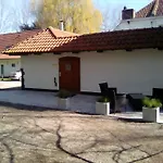 La Ferme Blanche, The Originals Relais Hotel Lompret