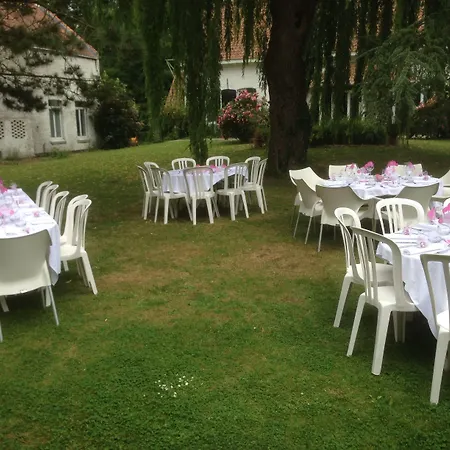 Otel La Ferme Blanche, The Originals Relais