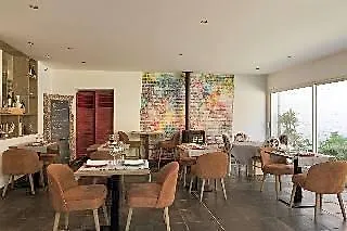 호텔 La Ferme Blanche, The Originals Relais