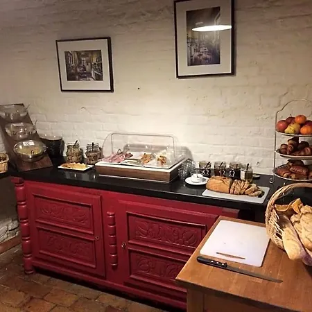 La Ferme Blanche, The Originals Relais 호텔