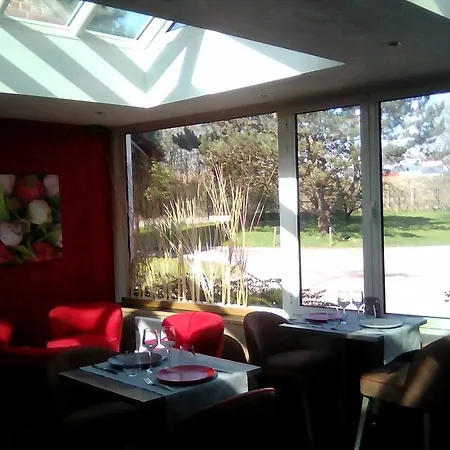 호텔 La Ferme Blanche, The Originals Relais Lompret