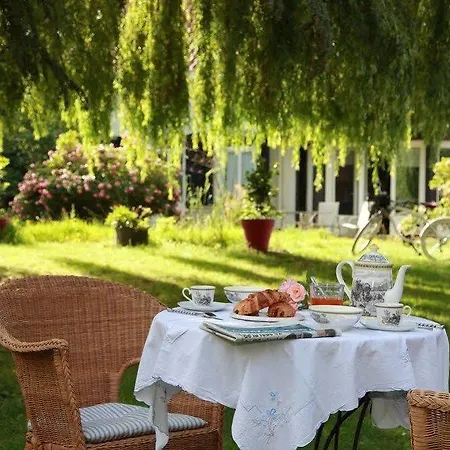 La Ferme Blanche, The Originals Relais Hotel Lompret