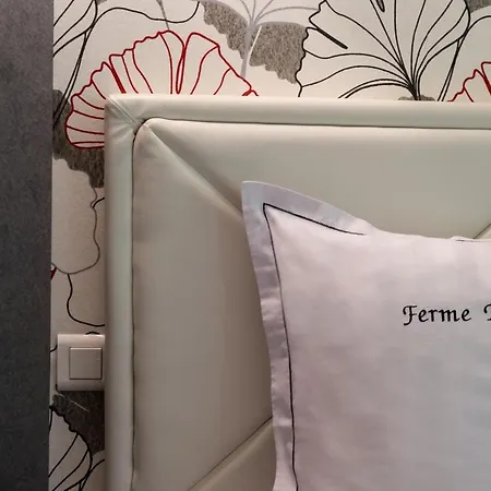 Hotel La Ferme Blanche, The Originals Relais Lompret