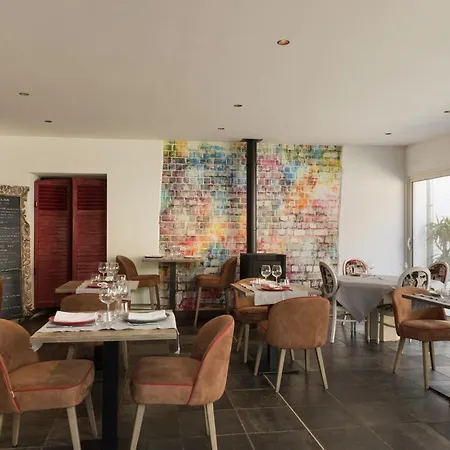 호텔 La Ferme Blanche, The Originals Relais