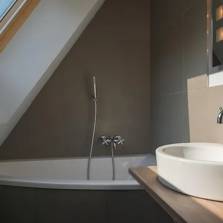 La Ferme Blanche, The Originals Relais Hotel Lompret