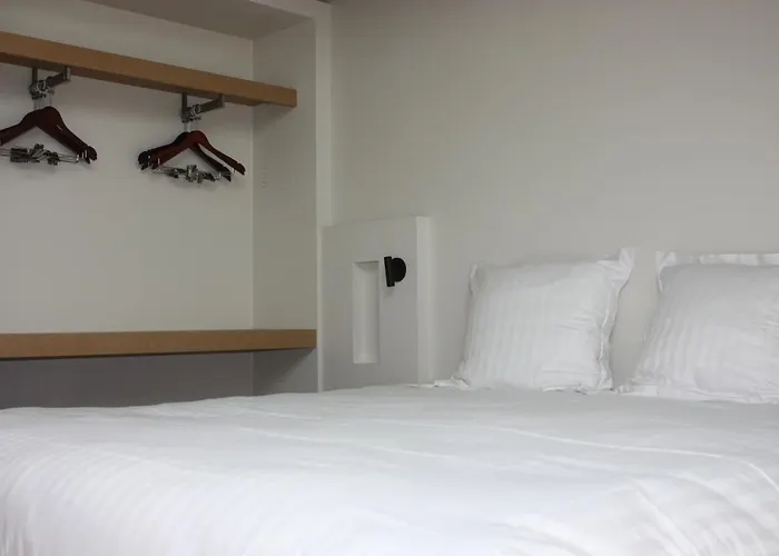 La Ferme Blanche, The Originals Relais Lompret