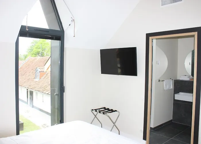 La Ferme Blanche, The Originals Relais Hotel Lompret