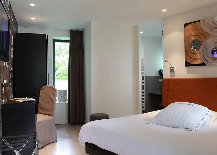 Hotel La Ferme Blanche, The Originals Relais Lompret