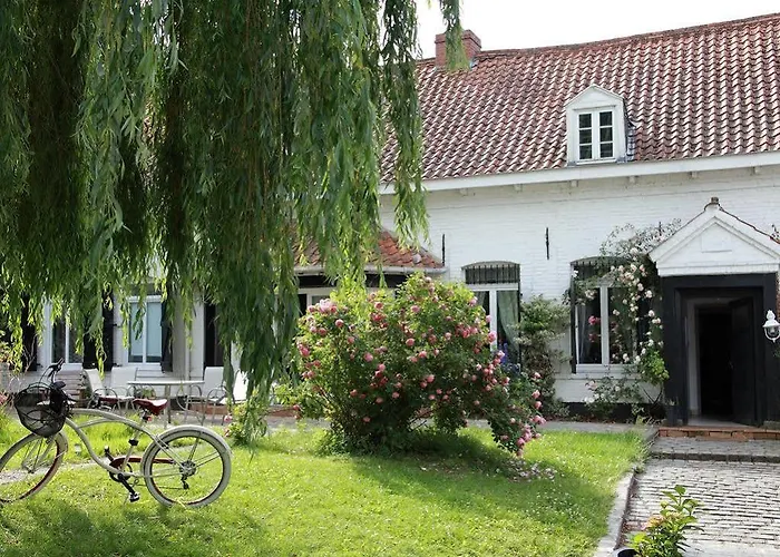 Hotel La Ferme Blanche, The Originals Relais Lompret