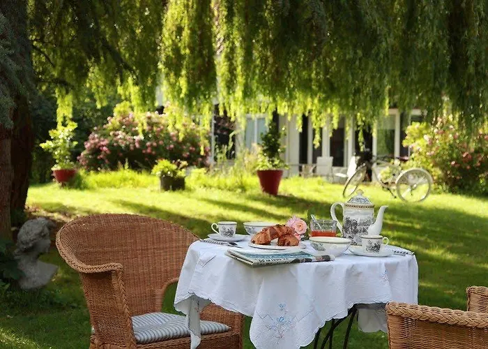 La Ferme Blanche, The Originals Relais Hotel Lompret