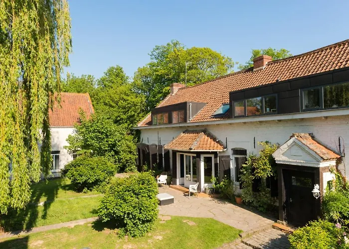 Hotel La Ferme Blanche, The Originals Relais Lompret